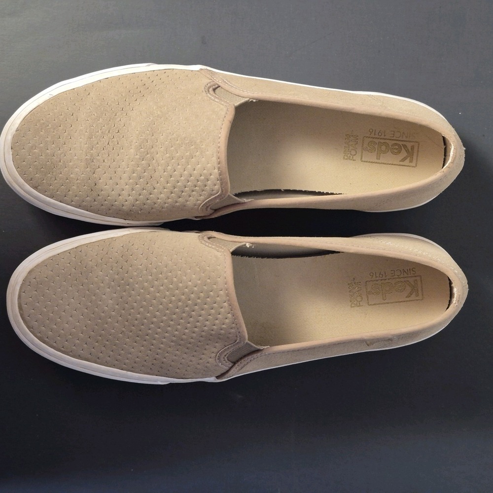 Keds Slip On Women's Size 10 Sneaker /Beige Suede Perforated Dream Foam Slip In - Picture 2 of 9